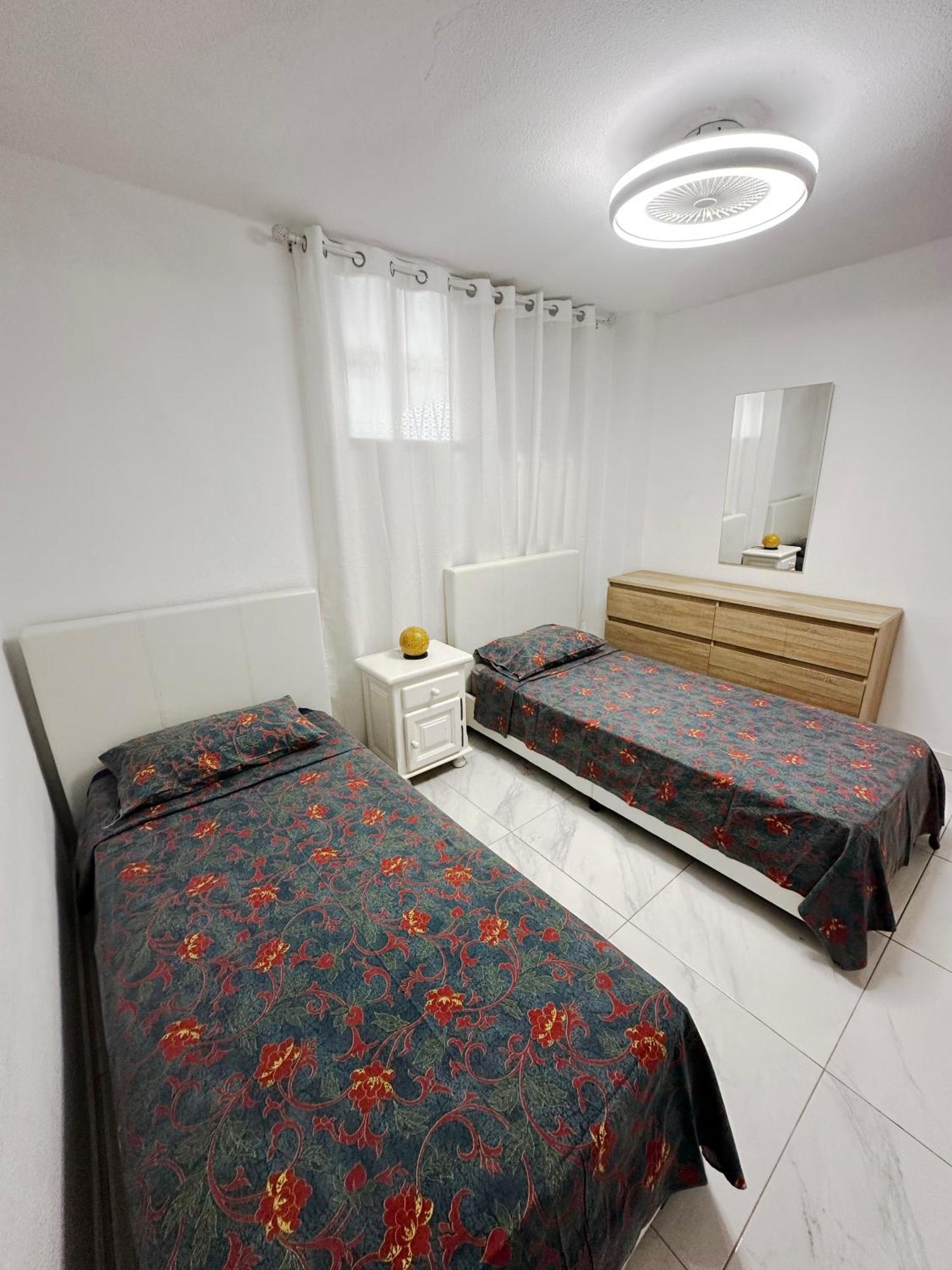 Classbnb - 3 Apartments 50M From The Las Americas Promenade アロナ エクステリア 写真